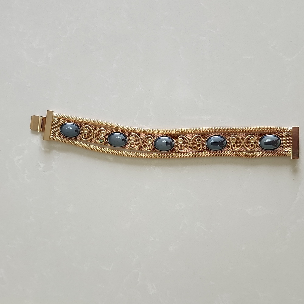 Gold tone mesh bracelet